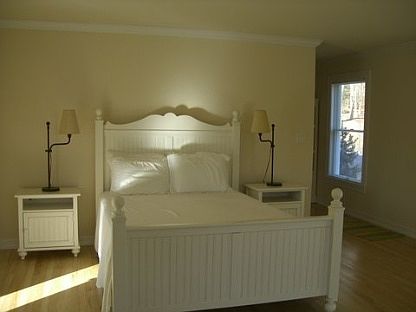 5th image of 8 Hamlin Ln