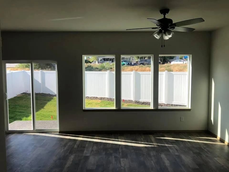 3 bed, 2.5 bath, 1332 sqft, $2,000 — Photo 4