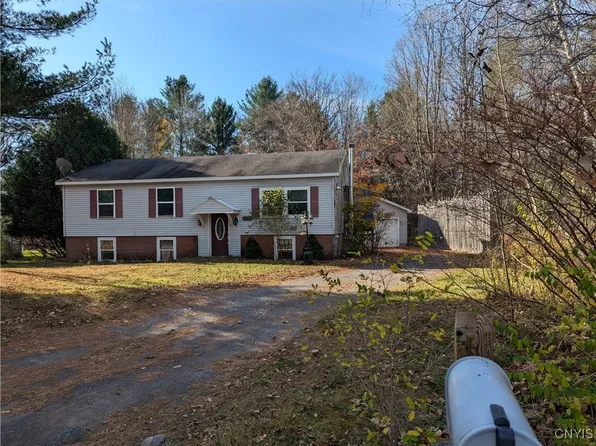 6446 Crestview Dr, Lowville, NY 13367