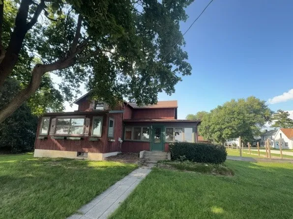 200 W Goldmine Rd, Pearl City, IL 61062