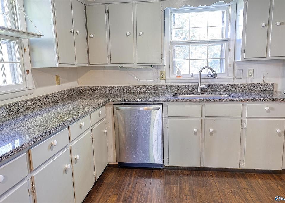 2nd image of 1324 McKinley Ave NE