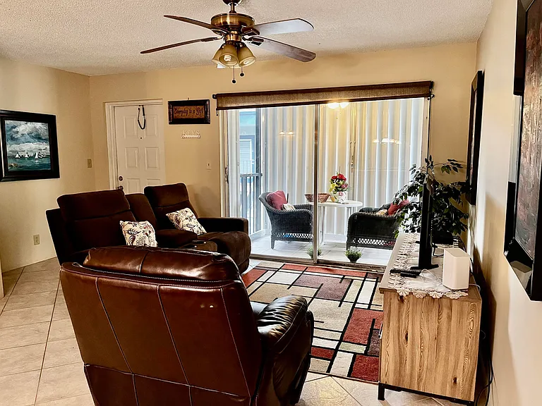 7515 S Oriole Blvd — Photo 10