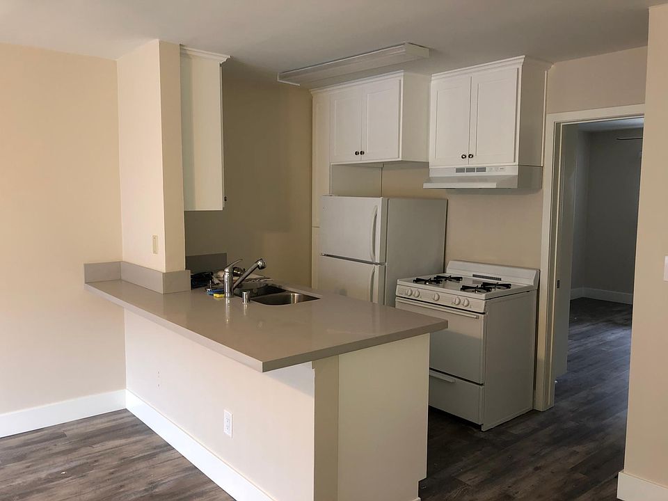 2nd image of 3388 S Centinela Ave