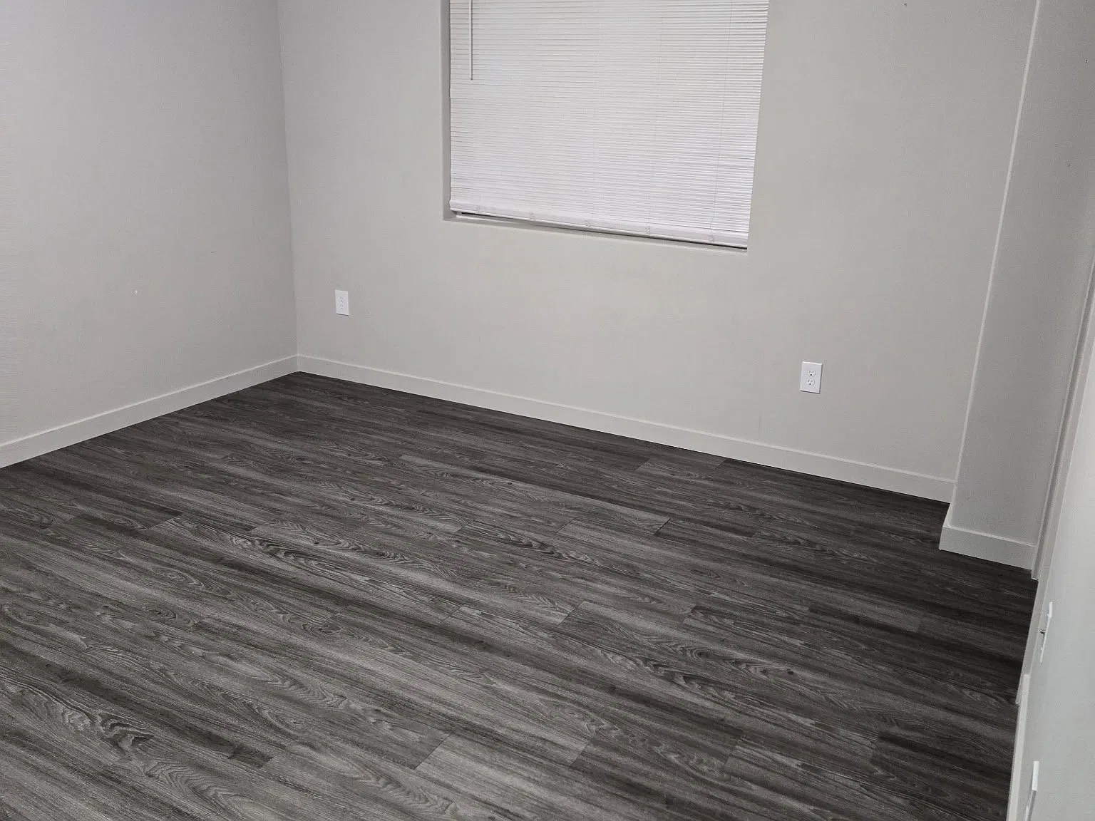 3 bed, 2.5 bath, 1344 sqft, $2,000 — Photo 3