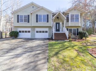 2040 Castle Royale Dr, Lawrenceville, GA 30043