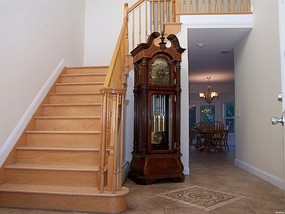 4th image of 11 Savanna Cir