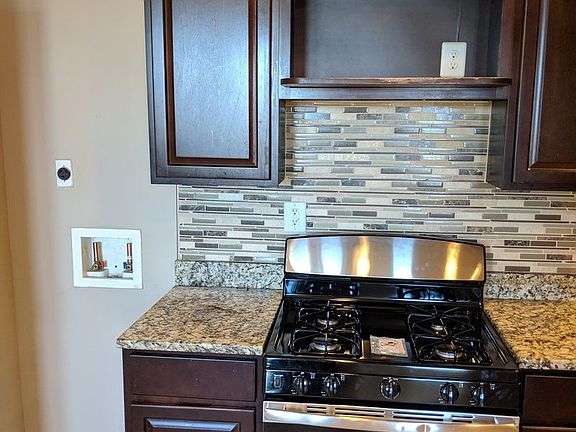 3rd image of 833 Longfellow Ave APT 4C