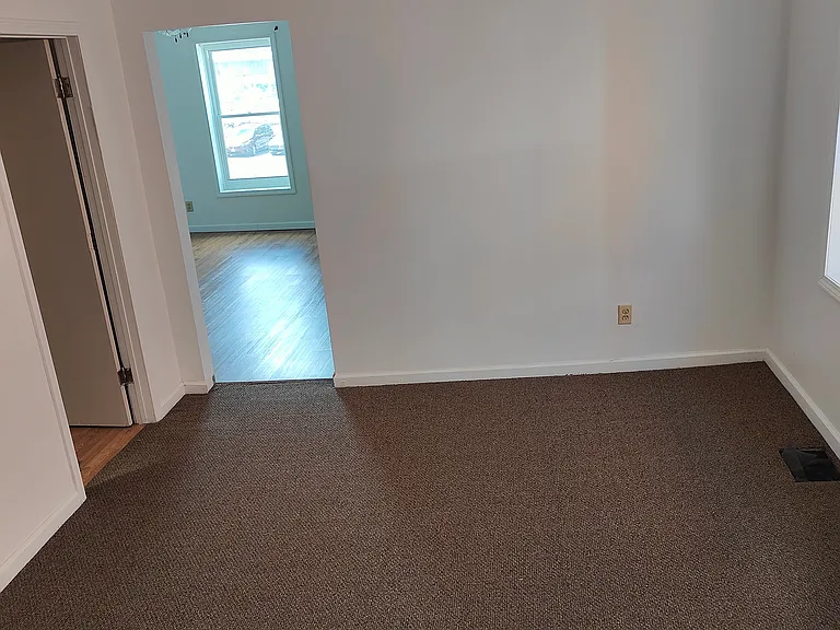 416 Pearl St — Photo 4