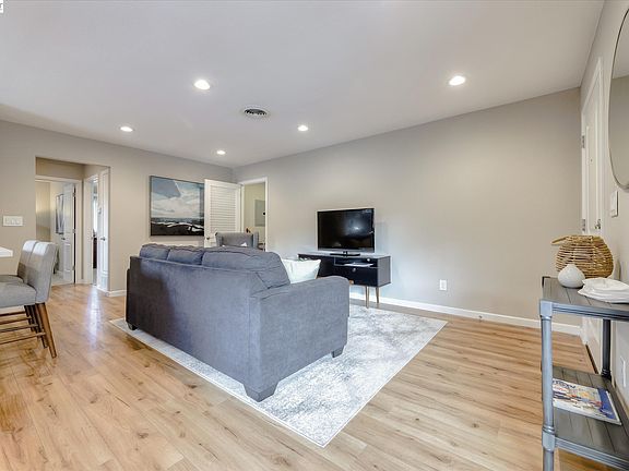 3rd image of 40 Casa Maria Ct APT D