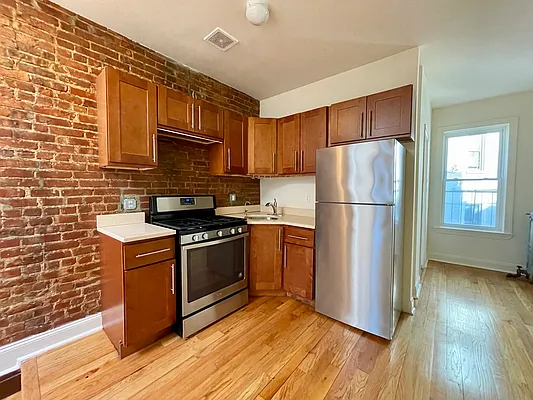 Rented by Building Equity Real Estate LLC | media 14