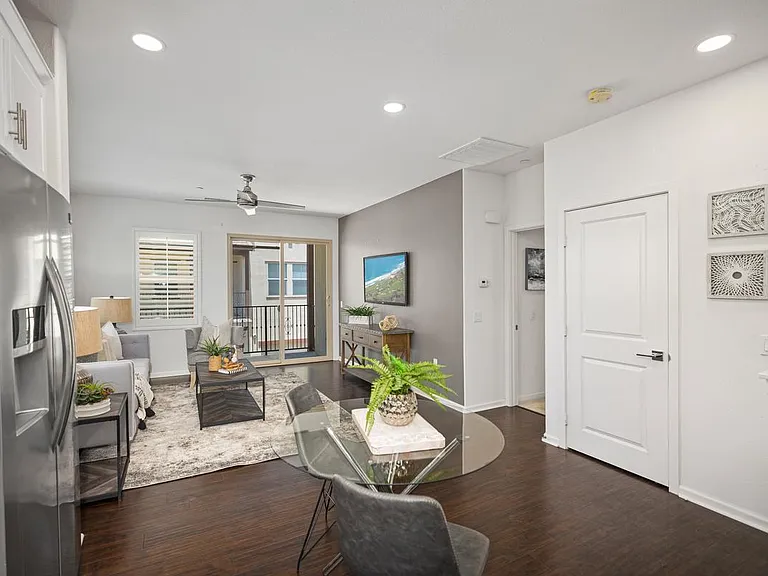 912 El Paseo — Photo 13