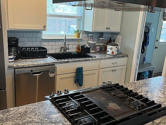 5th image of 804 Venetian Way