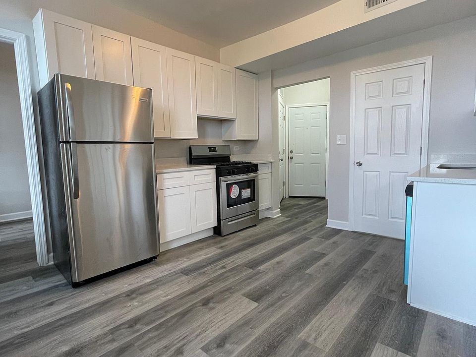 1st image of 2409 S Hoyne Ave #204