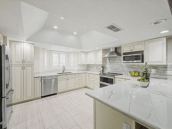 5th image of 1069 E CARVER Road