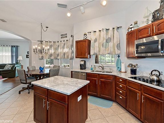 4th image of 1919 Sir Lancelot Cir