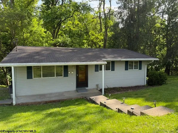 151 Grove St, Morgantown, WV 26501