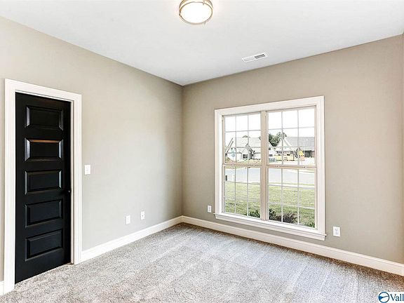 5th image of 2047 Edinburgh Dr