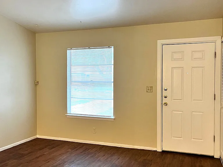 7603 Glen Vista Dr — Photo 2