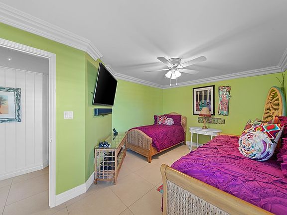 3rd image of 2300 Gulf Blvd #302