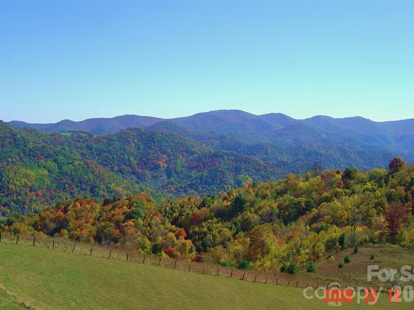 1050 Turkey Trot Rd, Clyde, NC 28721