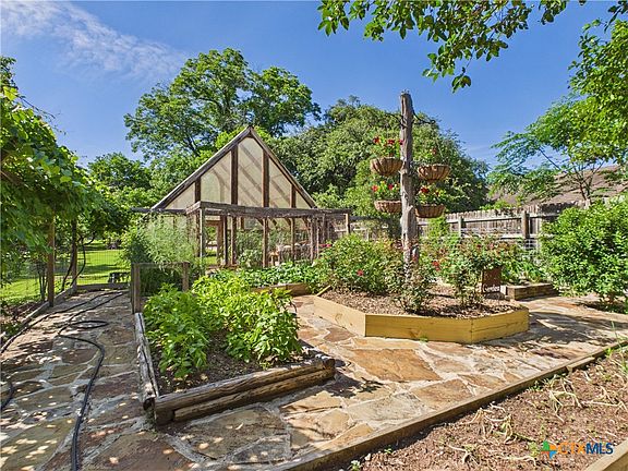 2nd image of 1238 Sleepy Hollow Ln