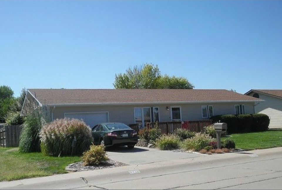 1st image of 2116 E D St