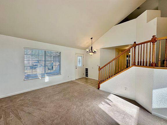 5th image of 727 Capricorn Cir