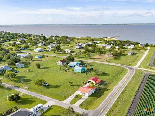 101 Proctor St, Austwell, TX 77950