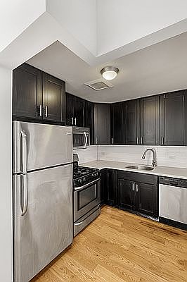 4th image of 39 Troutman St APT 3R