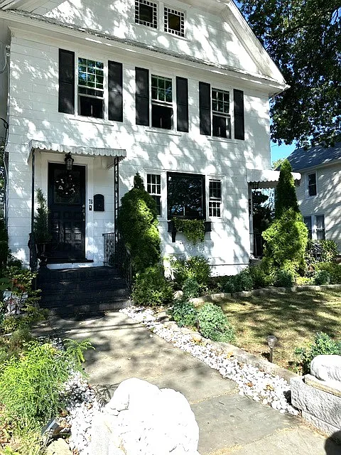 2 bed, $3,100 — Photo 2