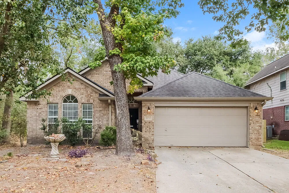 3 bed, 2.0 bath, 1852 sqft, $1,865 — Photo 1