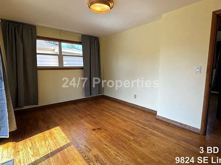 9824 SE Lincoln St — Photo 14
