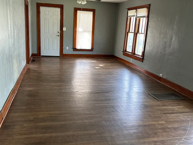 604 N Broad St — Photo 6