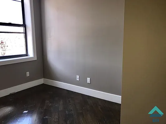 Rented by EXR | media 65