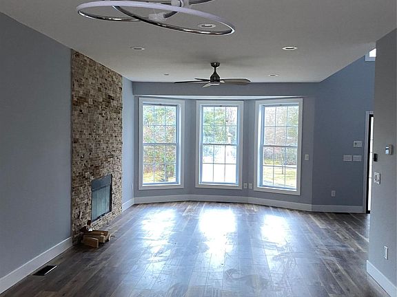 5th image of 44 Roslyn Ridge Road