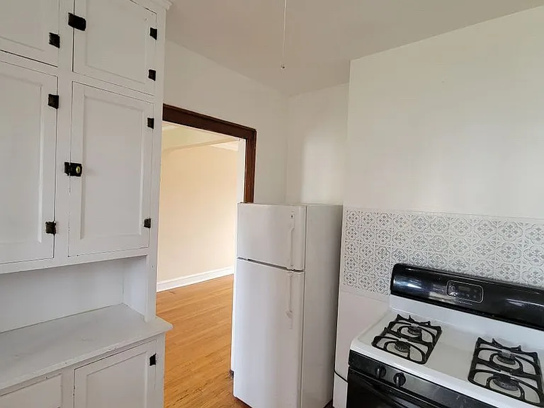 5204 W George St #2 — Photo 5