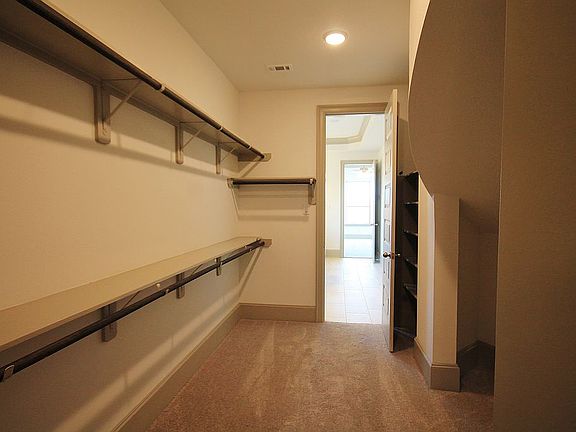 4th image of 2218 Lierna Dr