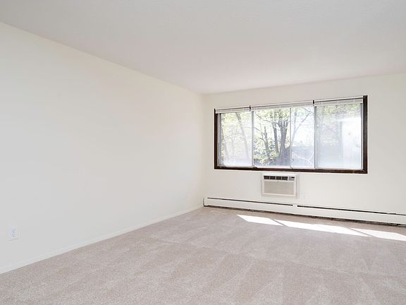 5th image of 2324 Bryant Ave S