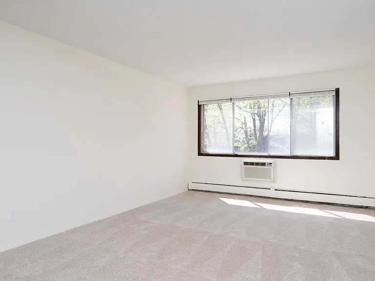 2324 Bryant Ave S — Photo 5