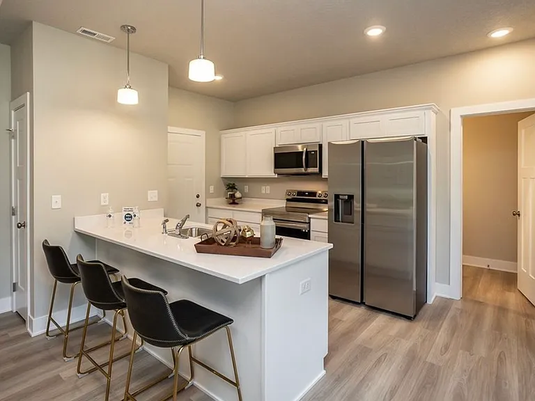 713 Umbra Pl — Photo 4