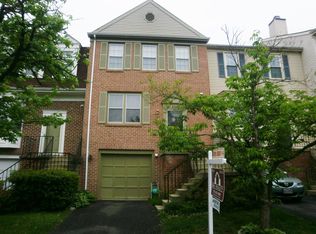 8900 Winding Hollow Way, Springfield, VA 22152