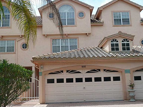 2nd image of 1692 Lago Vista Blvd