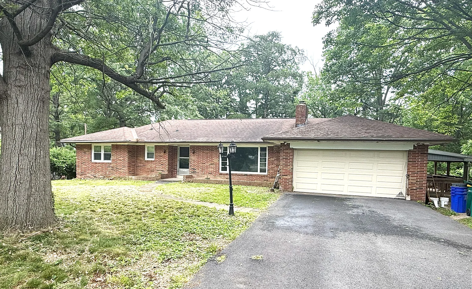 99 Hillcrest Rd photo 1