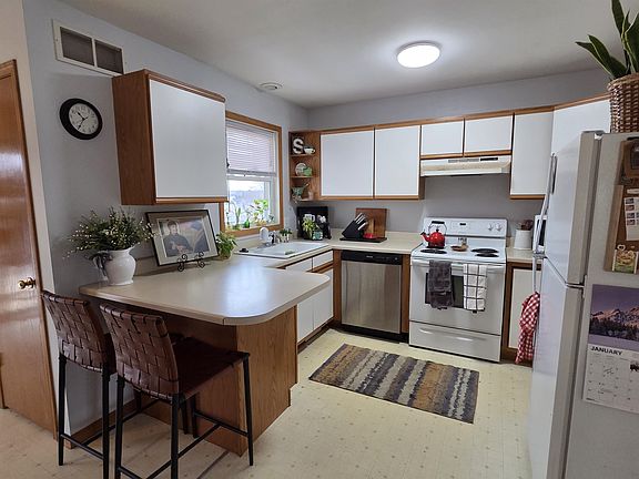 5th image of 2182 Sunnyslope Dr