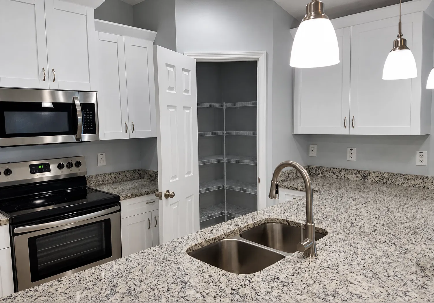 3 bed, 1466 sqft, $2,300 — Photo 4