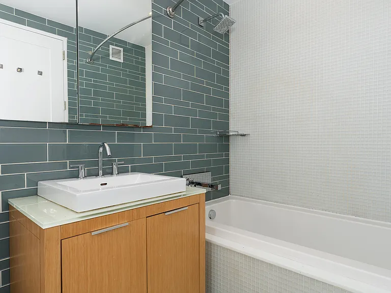 34 N 7th St #7E — Photo 7