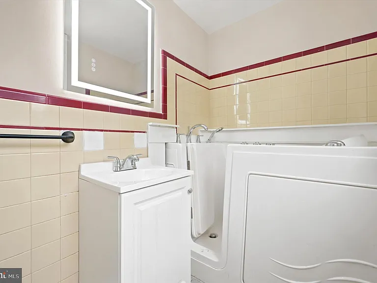 6908 City Ave — Photo 11