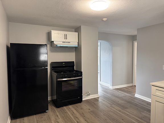 3rd image of 82 Richmond St #2B