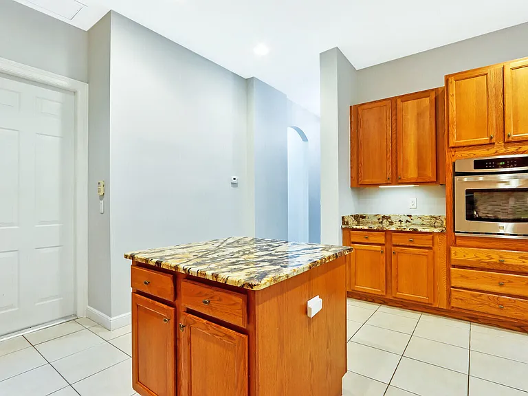 1904 Flower Dr — Photo 14