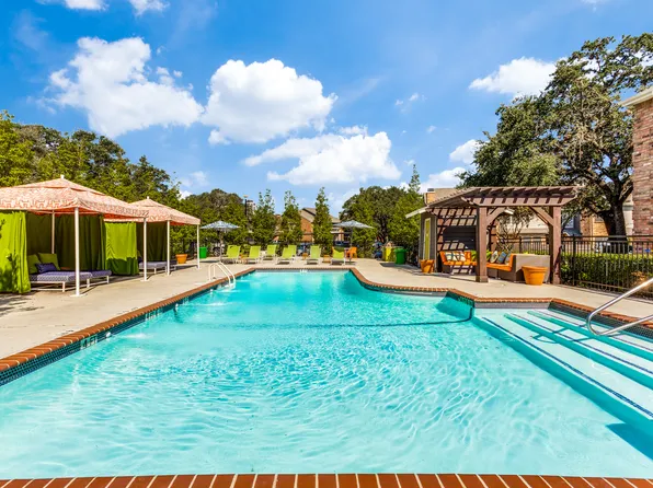 Balcones Club Apartments